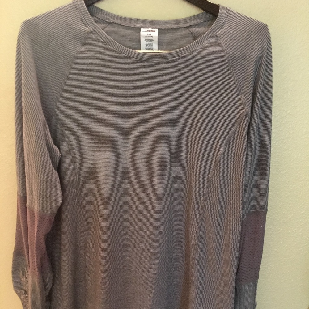 AVIA LONG SLEEVE NWOT TOP